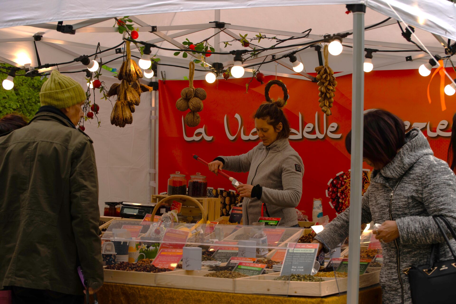 Uno stand di tisane naturali